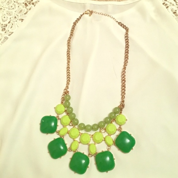 Two Green Necklaces long & short length - Picture 5 of 6